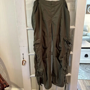 Angel Kiss Utility Cargo Pants Green Womens Size LARGE Polyester Windbreaker EUC